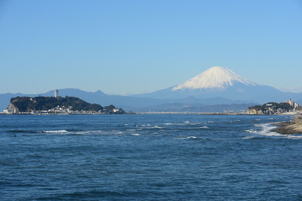 写真: 富士山と江ノ島
