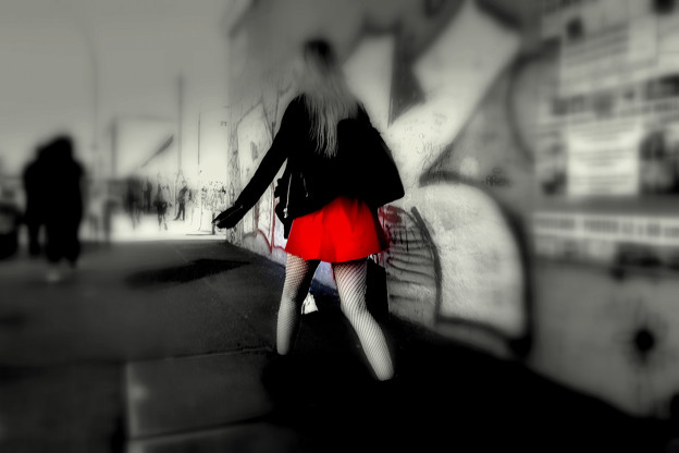 写真: 赤いスカート