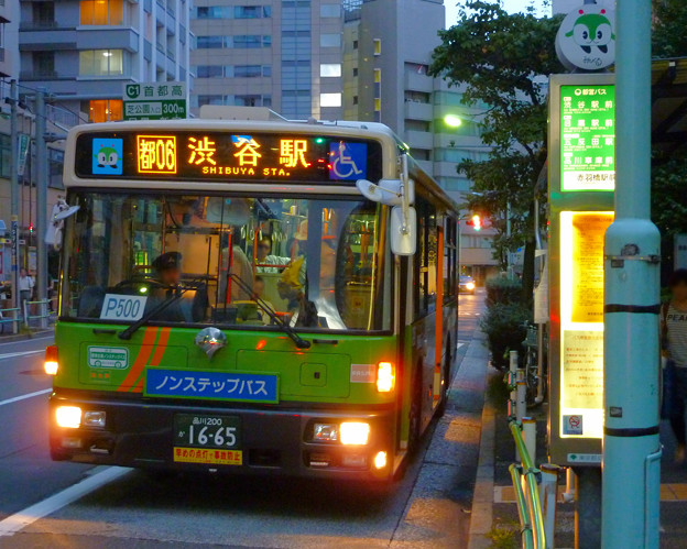 夕暮れの赤羽橋駅前バス停 2011.9.17