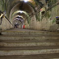 写真: 筒石駅の階段