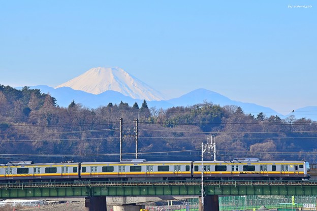 写真: 富士を背にして