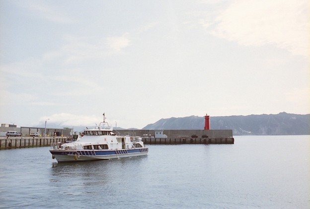 写真: 【番外編】式根島を出港する「にしき２」