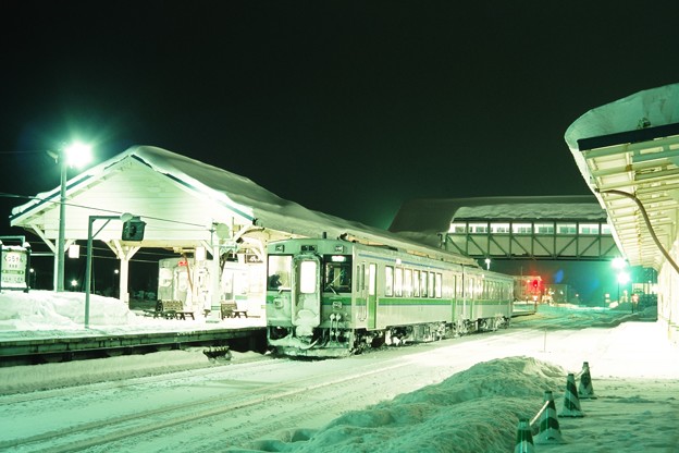 写真: 雪の倶知安駅