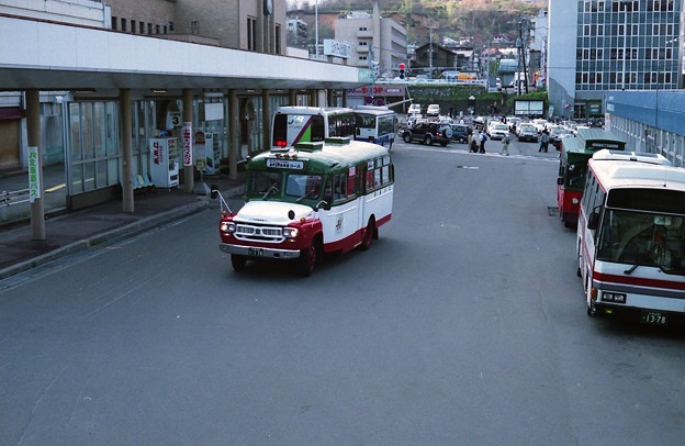 写真: 北海道中央バスのボンネットバス