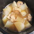 写真: 電気圧力鍋で煮た大根と鶏肉煮