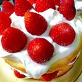 写真: イチゴのケーキ