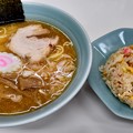 写真: 大吉製麺　味噌ラーメン＋半チャーハンセット
