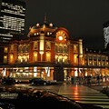 写真: 夜の東京駅