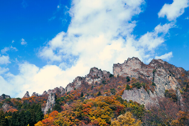写真: 秋の妙義山