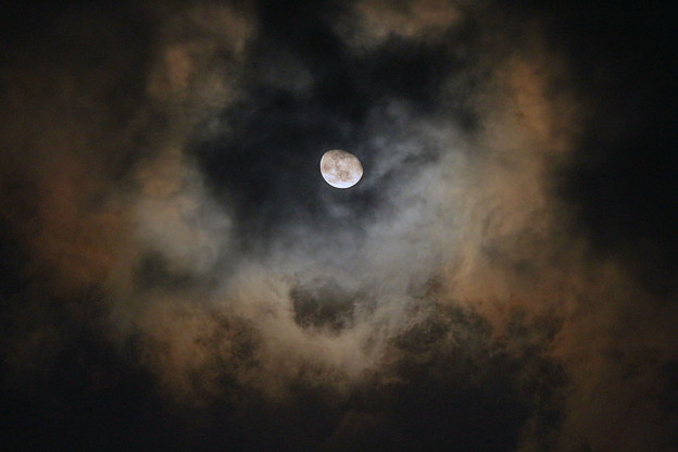 写真: R3.3/3未明の月