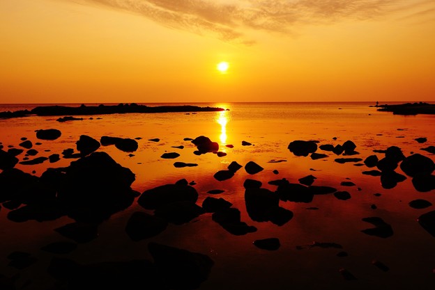 写真: 落陽　日本海は能登　福浦海岸