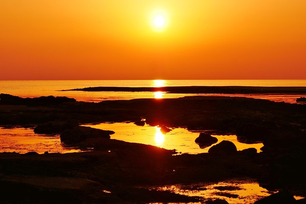 太陽が一杯　　能登は百浦海岸