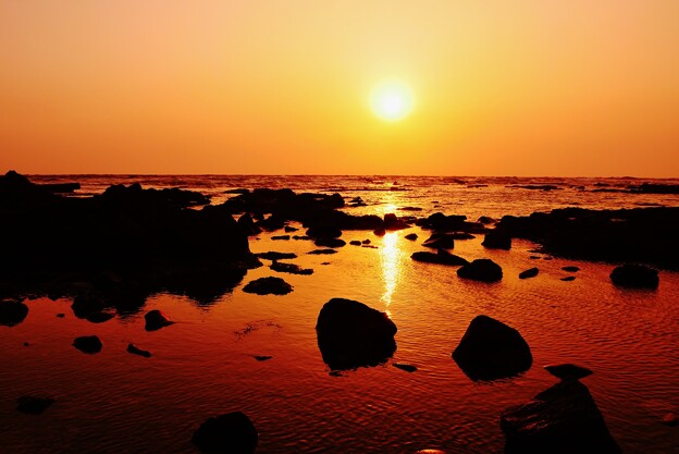 写真: 落陽　能登　百浦海岸