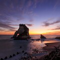 写真: 雀島の夜明け