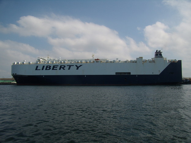 写真: アメリカ船籍の LIBERTY PROMISE