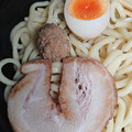 写真: ローソン_つけ麺　道　冷し豚骨魚介つけ麺_具材を再配置