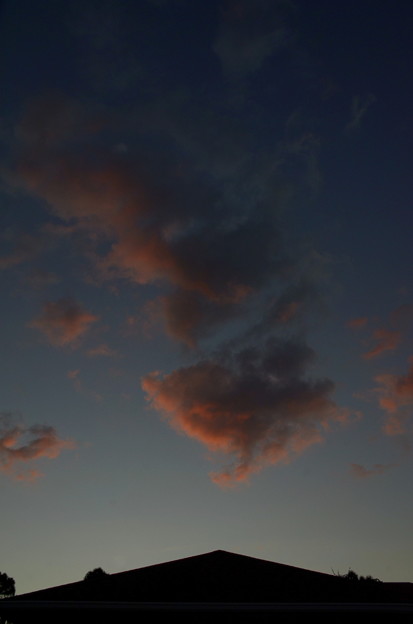 Photos: 屋根の上の夕焼け雲　その3