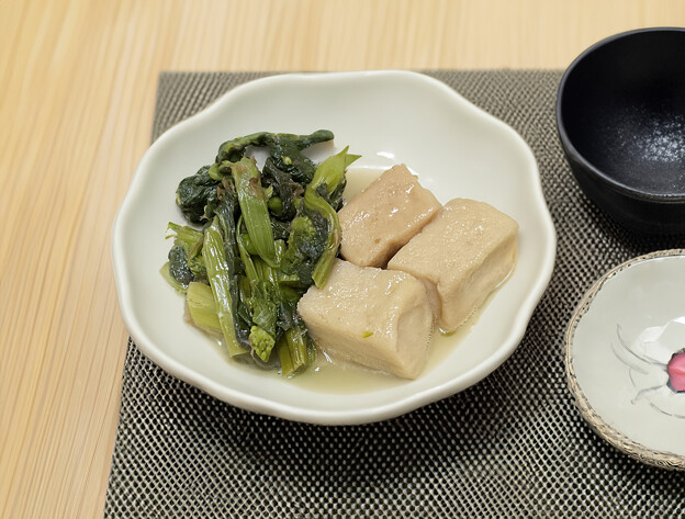 写真: 高野豆腐と菜の花の煮物