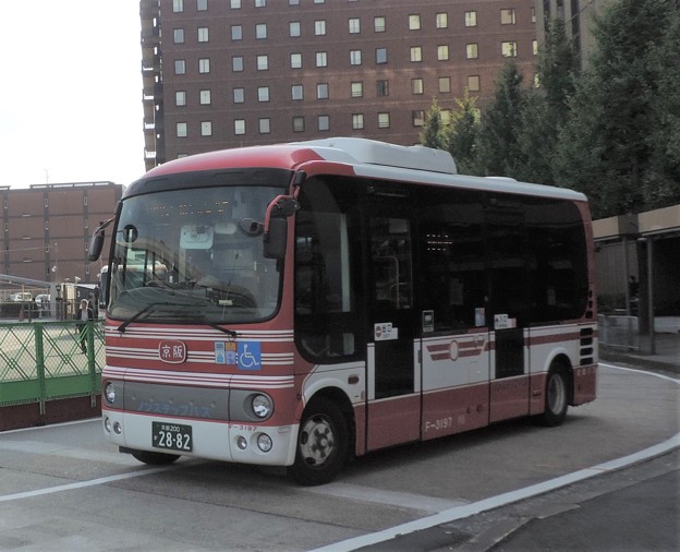 京阪バス　２８８２