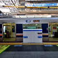 2021_1212_150756　大阪駅6番線のホームドア