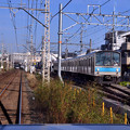 2020_1115_090506　京阪宇治線と並行するJR奈良線