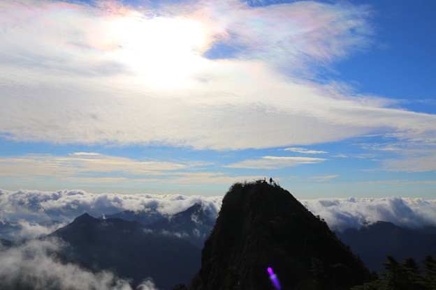 ☆南尖峰…登頂者と彩雲
