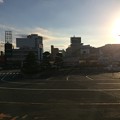 写真: 松山駅前 午前８時半