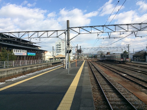 写真: 伊予西条駅２