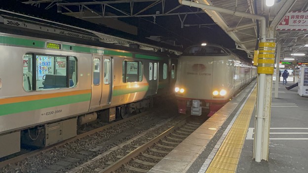 Photos: 2022沼津駅　サンライズ入線２