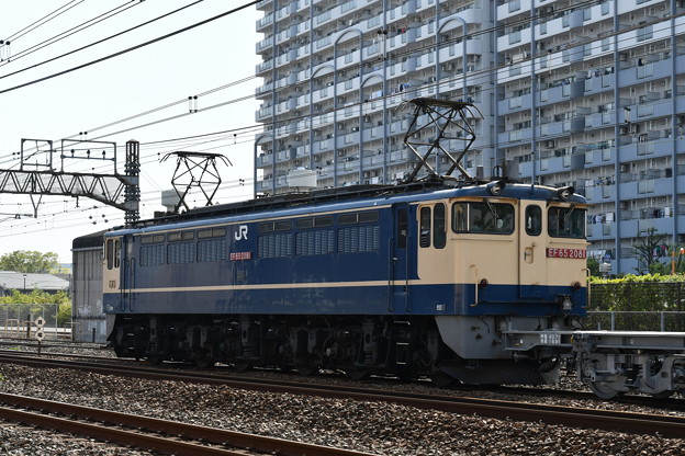 写真: 貨物列車 臨配8592ﾚ (EF652081)