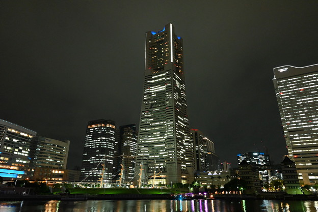 写真: 横浜ランドマークタワー
