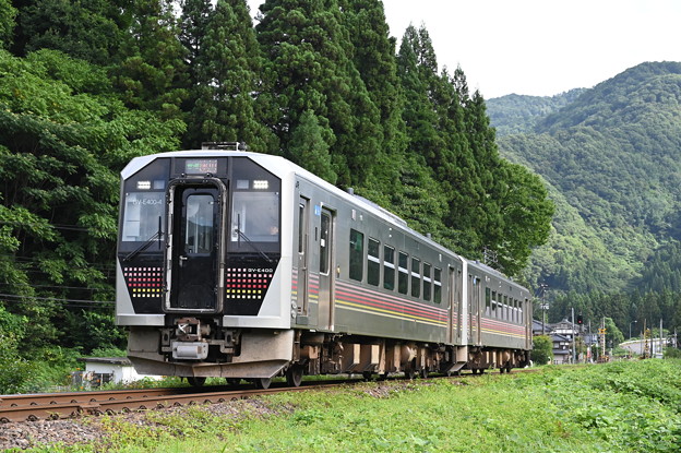 写真: 磐越西線 普通列車 (GV-E400)