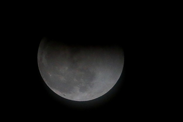Photos: 満月への始動３