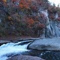 吹割の滝紅葉風景