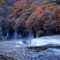 奇怪な風景　吹割の滝の晩秋