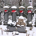 Photos: 初雪の笠地蔵（多聞院）