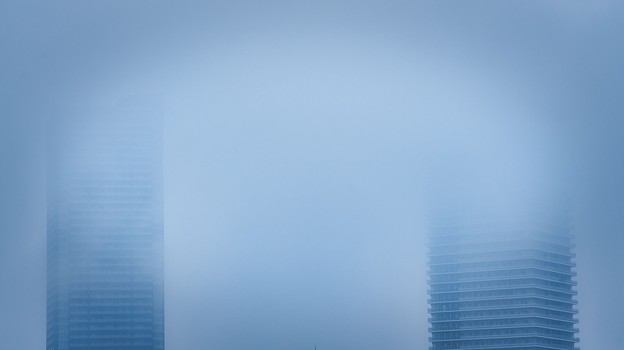 写真: 霧に霞む
