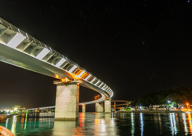 写真: 03時過ぎの牛深ハイヤ大橋
