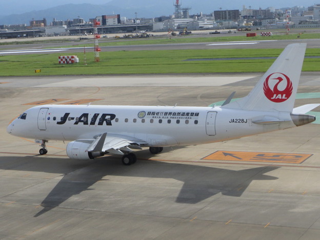 J-AIR  E170