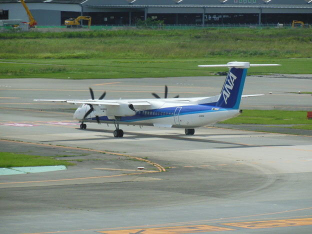 ANA  DHC8-JA855A  1
