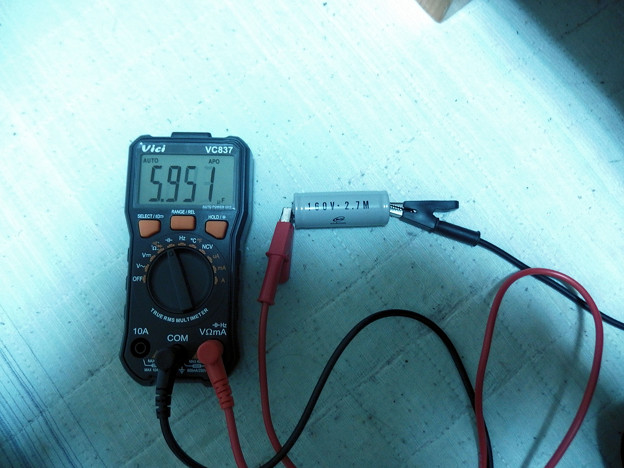 10) NS-1000Mの古いコンデンサーを測る