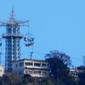 生駒山上の飛行塔遠望 (2)