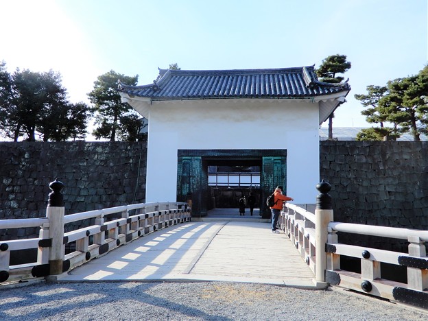 写真: 二条城 (9)・東橋と本丸櫓門