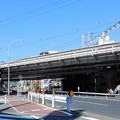 写真: 市道福島桜島線・JR西九条駅東側のガード下付近