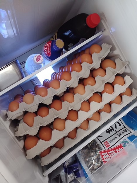 私の家の冷蔵庫に「生卵１０ｋｇ」