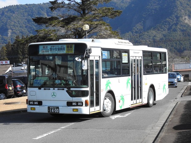 写真: 1400号車(元京成バス)