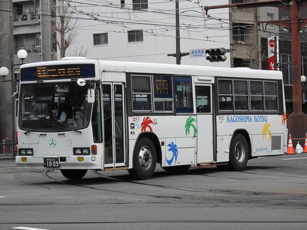 写真: 1009号車(元国際興業バス)