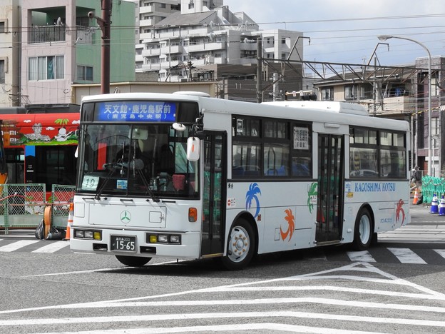 写真: 1565号車(元西東京バス)