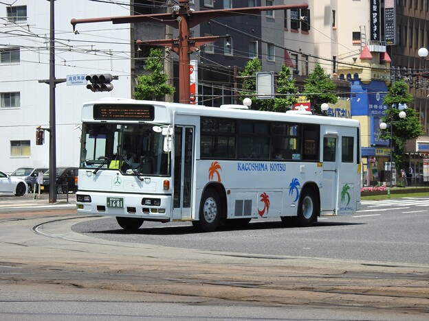 写真: 1681号車(元神戸市バス)