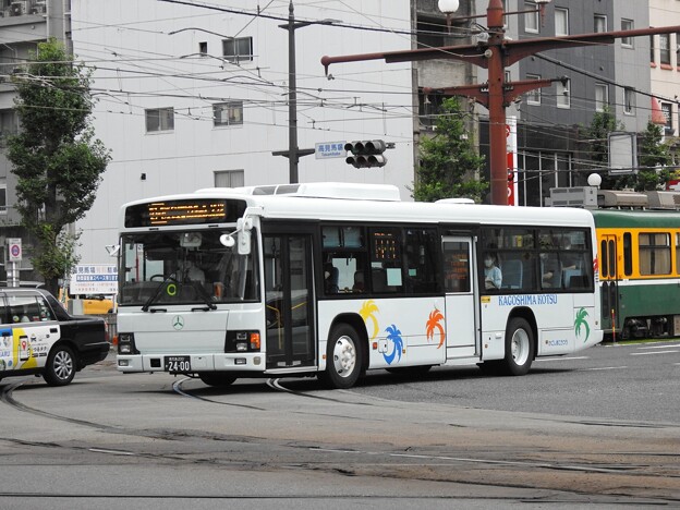 写真: 2400号車(元松戸新京成バス)